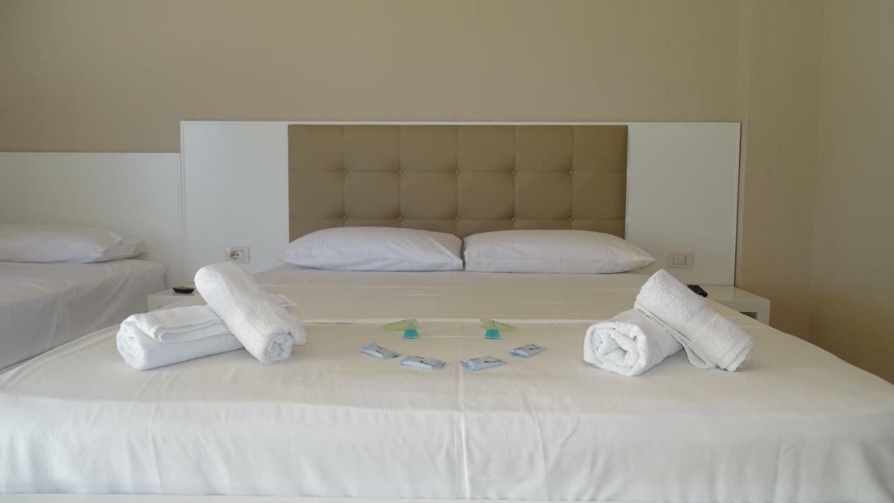 Hotel Beach Restaurant Fabio Borsh Esterno foto